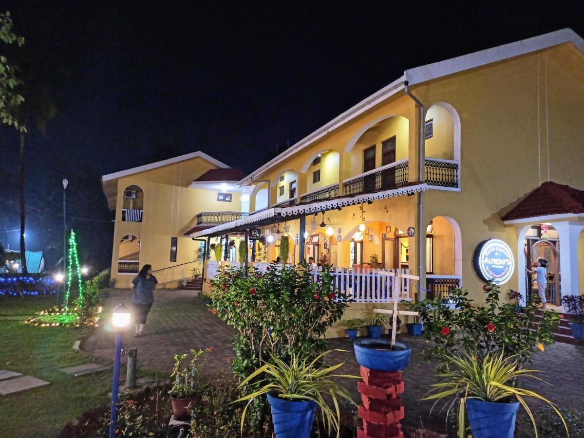 Carina Beach Resort Benaulim Exterior photo